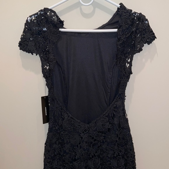 Women’s Black Floral Lulus Dress - Picture 3 of 3